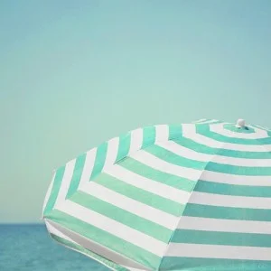 No me hace ninguna ilusión pasar las vacaciones junto al mar. Pero a muchas personas sí que les hace ilusión.